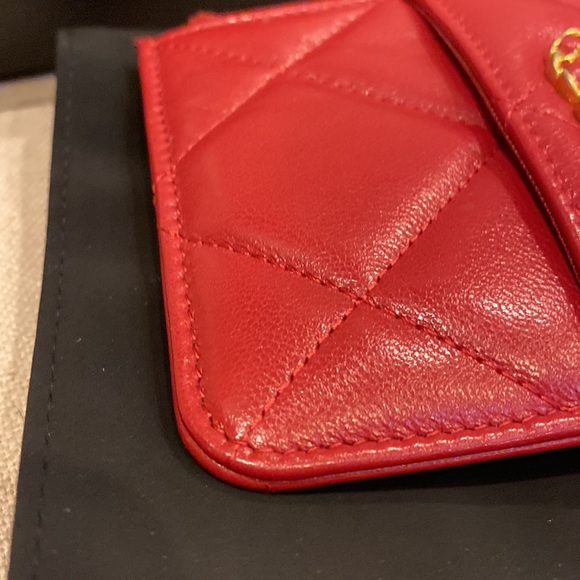 CHANEL phone and card holder - Picture 7 of 12